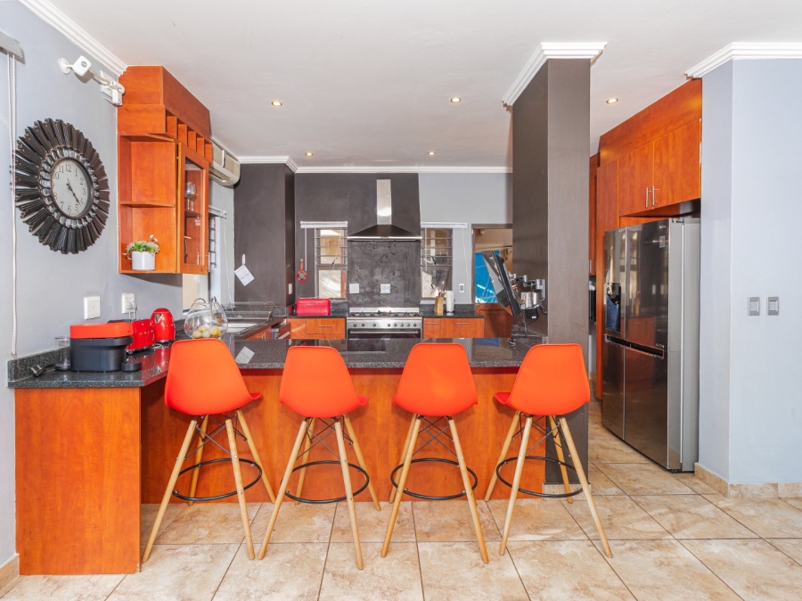 5 Bedroom Property for Sale in Leloko Lifestyle Estate North West